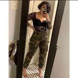 Single Arab woman in New York, New York, United States
