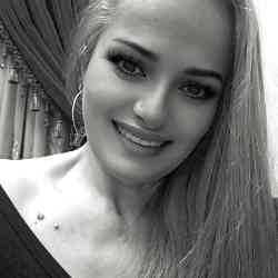 Single Arab woman in Beirut, Beirut Governorate, Lebanon