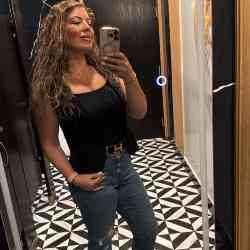 Single Arab woman in Novi, Michigan, United States