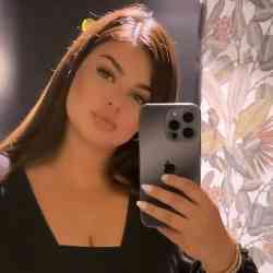 Single Arab woman in Los Angeles, California, United States