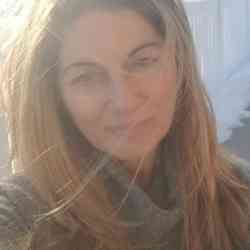 Single Arab woman in Livonia, Michigan, United States