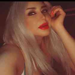 Single Arab woman in Toronto, Ontario, Canada