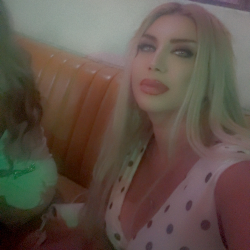 Single Arab woman in Toronto, Ontario, Canada