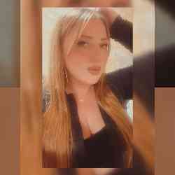 Single Arab woman in Los Angeles, California, United States