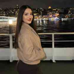 Single Arab woman in Casablanca, Casablanca-Settat, Morocco