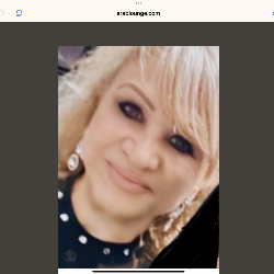 Single Arab woman in Los Angeles, California, United States