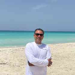 Single Arab man in Woodbury, Minnesota, United States