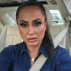 Single Arab woman in Calgary, Alberta, Canada