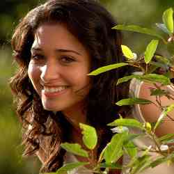 Single Arab woman in Damascus, Damascus Governorate, Syria