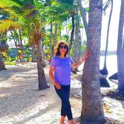 Single Arab woman in Virginia Beach, Virginia, United States