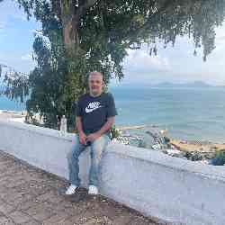 Single Arab man in Dearborn, Michigan, United States