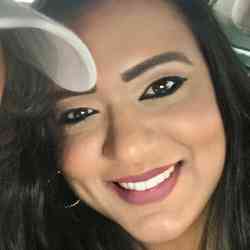 Single Arab woman in New York, New York, United States