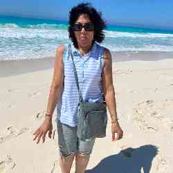 Single Arab woman in New York, NY, United States