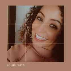 Single Arab woman in London, England, United Kingdom