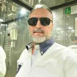 Single Arab man in Jeddah, Makkah Province, Saudi Arabia