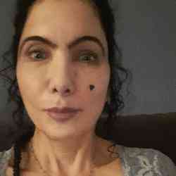 Single Arab woman in Cannon Beach, OR, United States