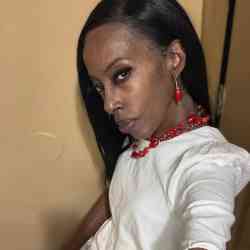 Single Arab woman in New York, New York, United States