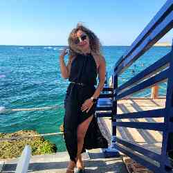 Single Arab woman in Bayrut, Beirut Governorate, Lebanon