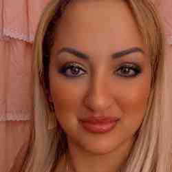 Single Arab woman in Bayonne, New Jersey, United States