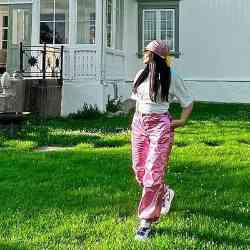 Single Arab woman in New York, New York, United States