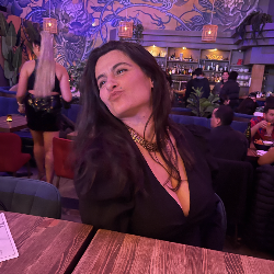 Single Arab woman in Vancouver, BC, Canada