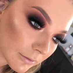 Single Arab woman in Los Angeles, CA, United States