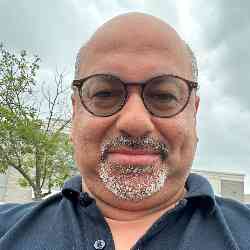 Single Arab man in Woodbury, MN, United States