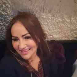 Single Arab woman in London, UK, United Kingdom