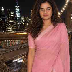 Single Arab woman in New York, NY, United States