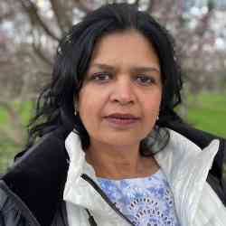 Single Arab woman in Toronto, ON, Canada