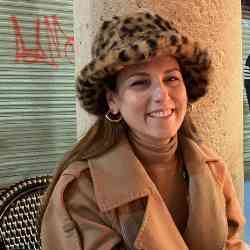 Single Arab woman in Chicago, IL, United States