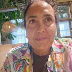 Single Arab woman in Miami, FL, United States