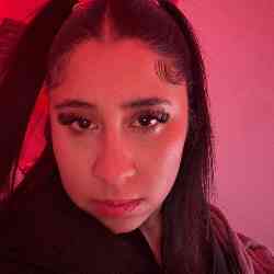 Single Arab woman in Chicago, IL, United States