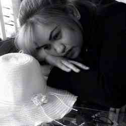 Single Arab woman in Dubai, United Arab Emirates, United Arab Emirates