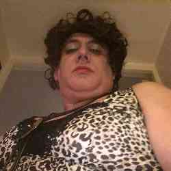 Single Arab woman in Paris, France, France