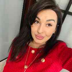 Single Arab woman in Dubai, Дубай, United Arab Emirates