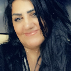 Single Arab woman in Tampa, FL, United States