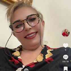 Single Arab woman in Beirut, Lebanon, Lebanon