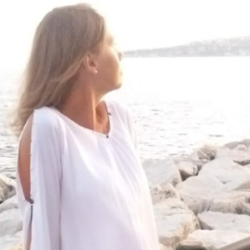 Single Arab woman in Paris, France, France