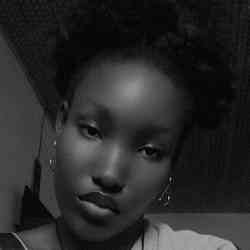 Single Arab woman in London, UK, United Kingdom