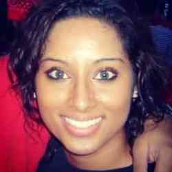 Single Arab woman in New York, NY, United States