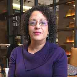 Single Arab woman in New York, NY, United States