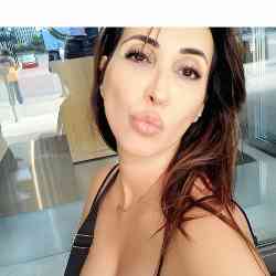 Single Arab woman in Montréal, QC, Canada