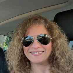 Single Arab woman in Melbourne, VIC, Australia