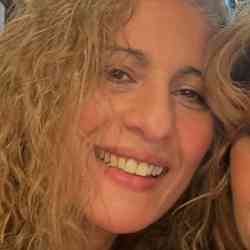 Single Arab woman in Melbourne, VIC, Australia