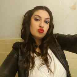 Single Arab woman in Chicago, IL, United States