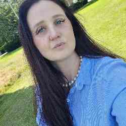 Single Arab woman in Perth, Scotland, United Kingdom