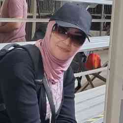 Single Arab woman in Toronto, ON, Canada