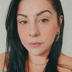 Single Arab woman in São Paulo, State of São Paulo, Brazil