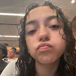 Single Arab woman in New York, NY, United States